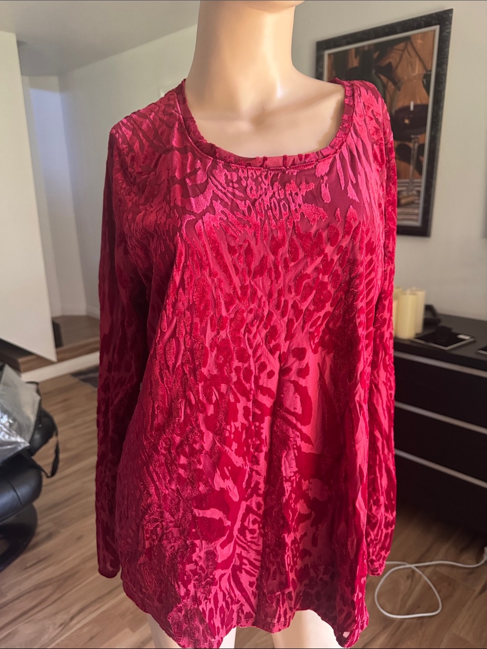 Simply Vera Vera Wang Burgundy Velvet Burnout Long-Sleeve Tunic. P11